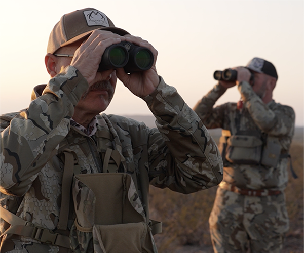 venatura_man-binocular.png
